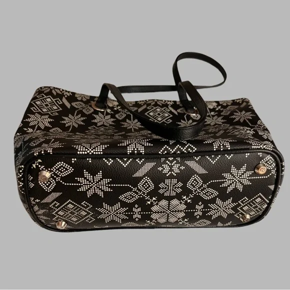VINTAGE RARE Pineda Covalin Tote
Floral White Snowflakes Print - Picture 5 of 16